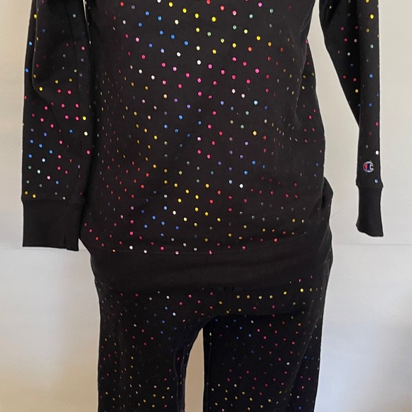 Champion sweatsuit stunningly cute buy from a veteran needs 5 dental implants - Picture 16 of 17